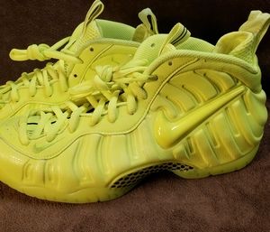 Mens Nike foamposite size 09.0